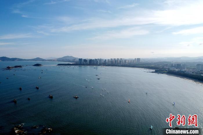 7月20日，航拍位于福建省南部沿海的东山岛。　张金川 摄
